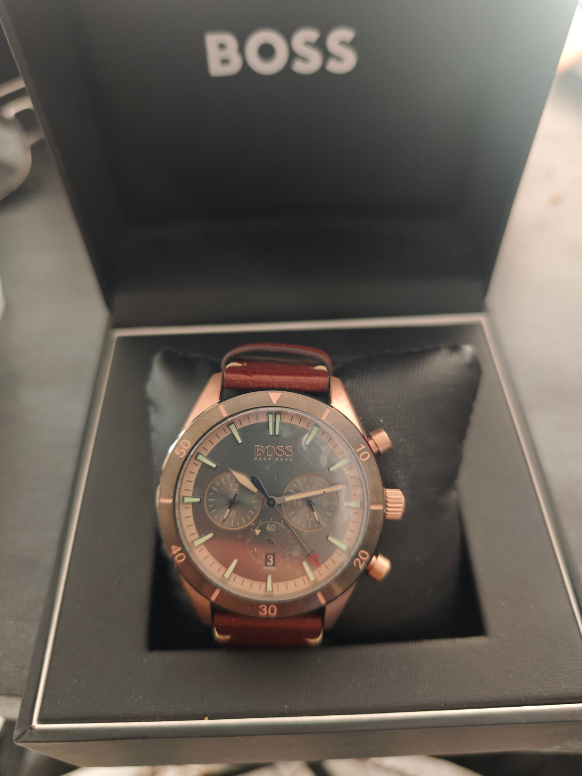 Montre HUGO BOSS avec certificat